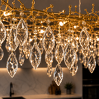 Suspension linéaire en cristal doré Villandry pour salon
